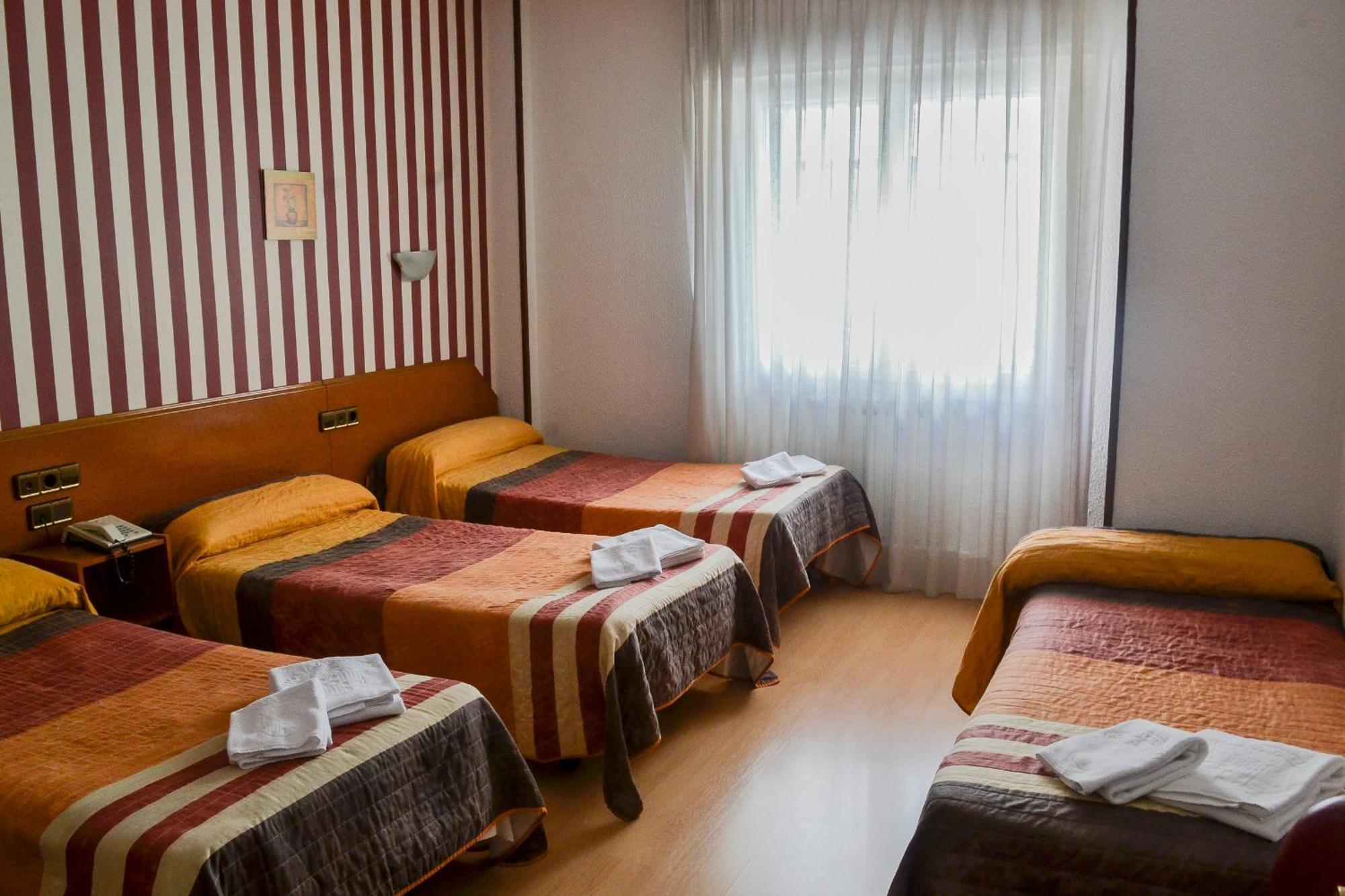 Hostal Cataluna Zaragoza Pokoj fotografie